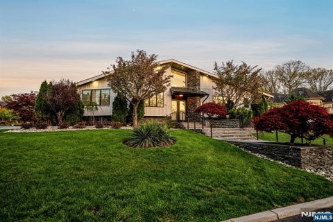 Photo of 22 Berkshire Place, Englewood Cliffs, NJ 07632 (MLS # 26030463)