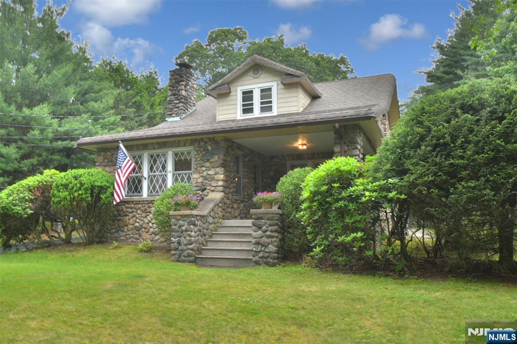 26 Monroe Street
