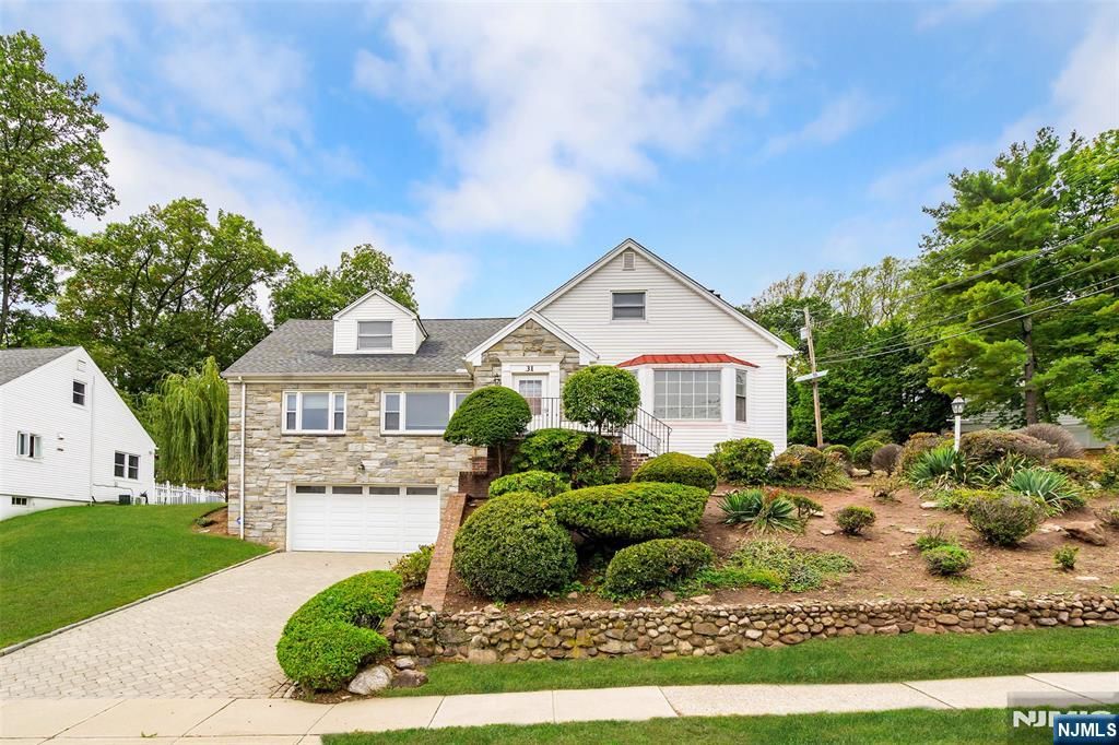 Photo of 31 Collamore Terrace, West Orange, NJ 07052 (MLS # 25037718)