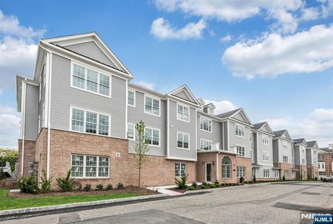 5201 Rio Vista Lane Northvale NJ 07647