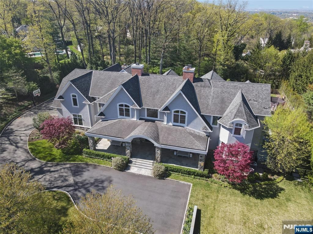 Photo of 351 Lewelen Circle, Englewood, NJ 07631 (MLS # 26014183)