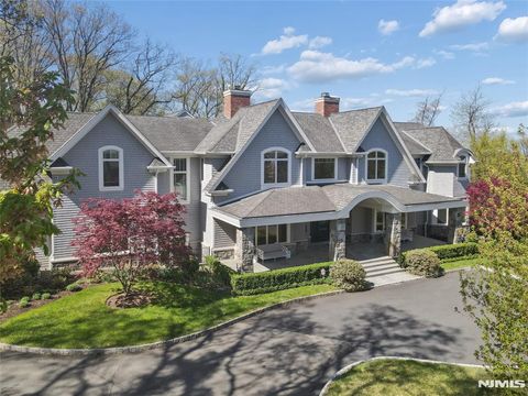 Photo of 351 Lewelen Circle, Englewood, NJ 07631 (MLS # 26014183)