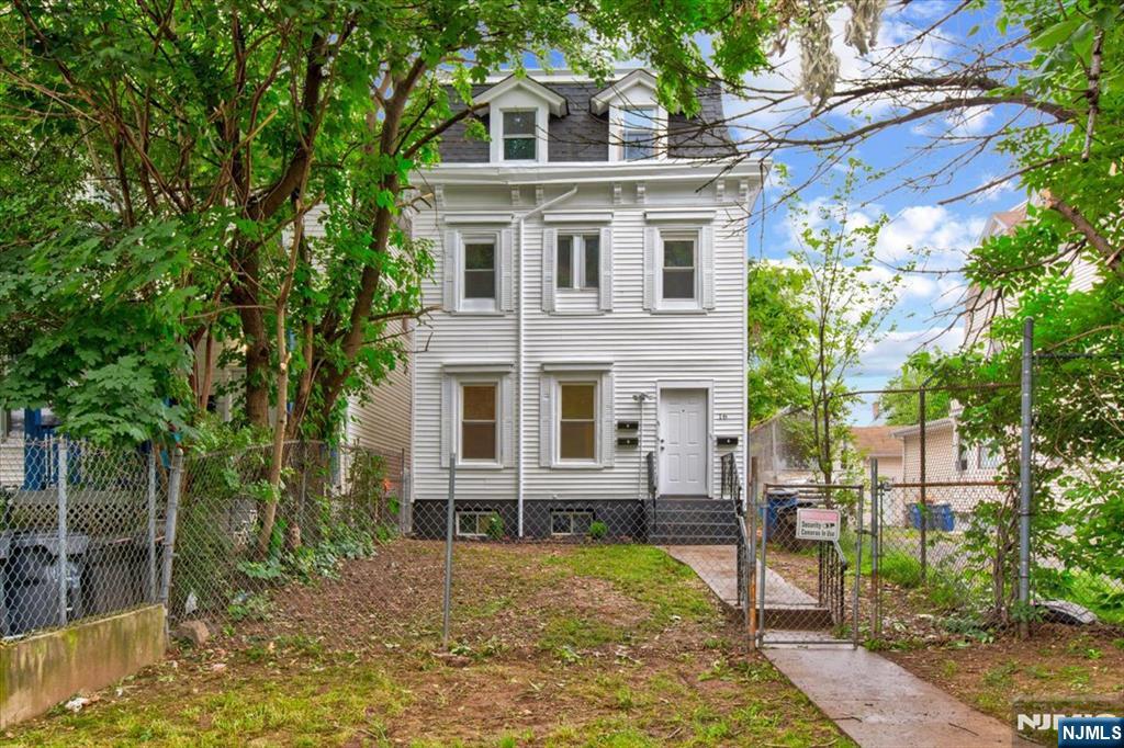 Property for Sale at 16 N 9th Street, Newark, New Jersey - Bedrooms: 6 
Bathrooms: 3 
Rooms: 16  - $599,000