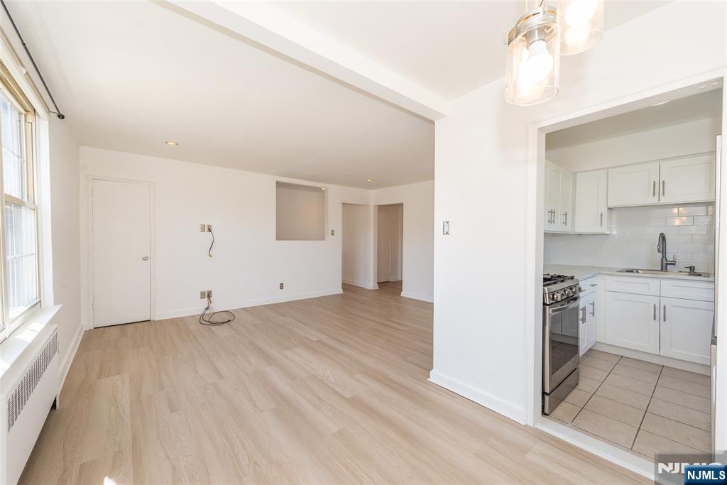 Property for Sale at 544 Broad Avenue 3, Leonia, New Jersey - Bedrooms: 1 
Bathrooms: 1  - $330,000