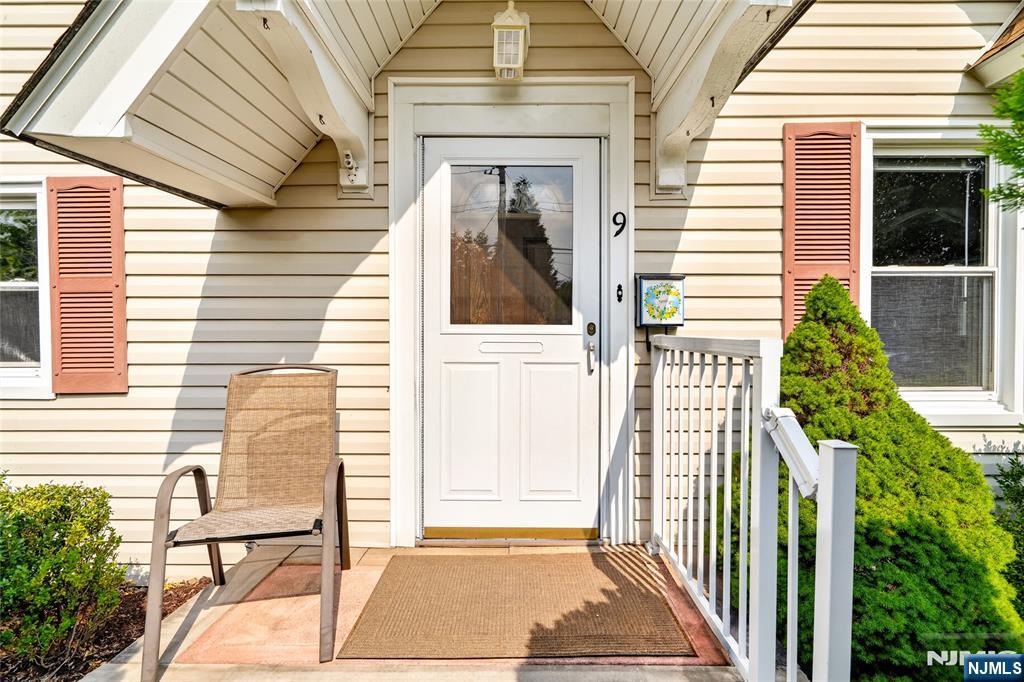 9 Long Avenue