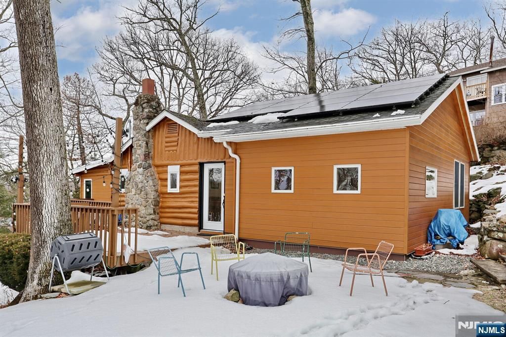 Photo of 390 Lakeview Avenue, Ringwood, NJ 07456 (MLS # 26007132)