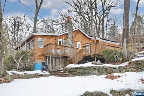 390 Lakeview Avenue Ringwood NJ 07456