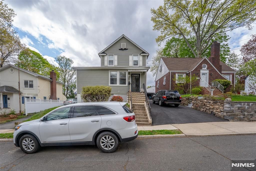 Photo of 100 Washington Place, Teaneck, NJ 07666 (MLS # 26014105)