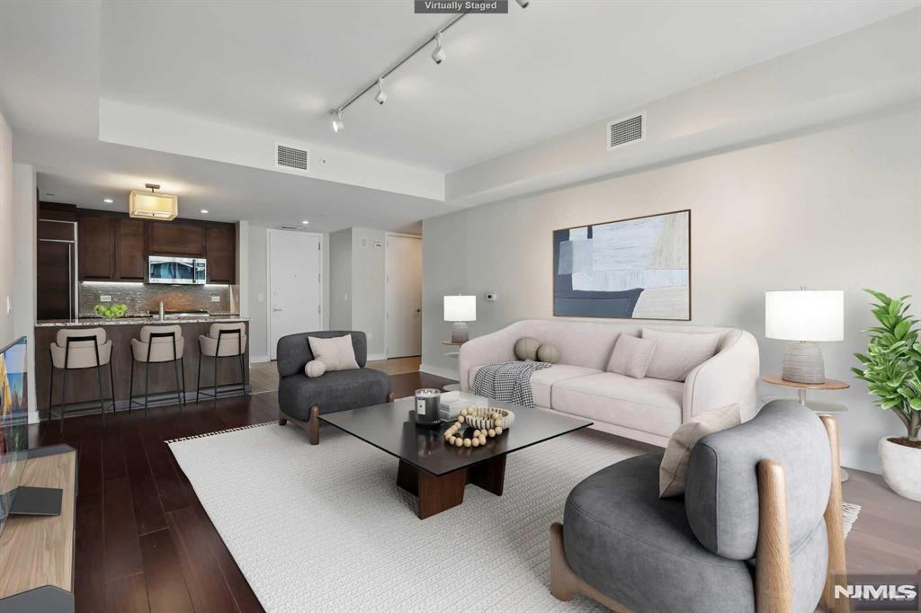1000 Avenue At Port Imperial 512