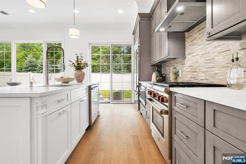 19 Gabriel Court 19 Paramus NJ 07652