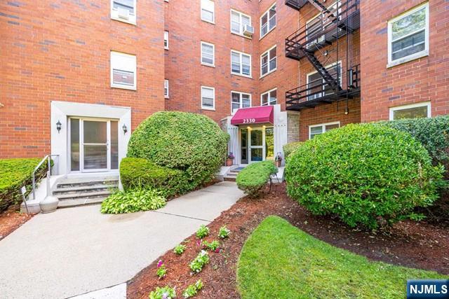 2330 Linwood Avenue 4C