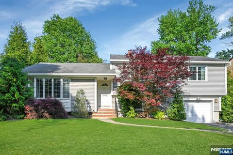 Photo of 34 Eastbrook Drive, River Edge, NJ 07661 (MLS # 26017734)