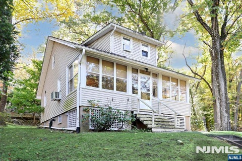 Photo of 43 Broadway, Park Ridge, NJ 07656 (MLS # 26040783)