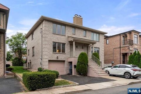 Photo of 2479 8th St, Fort Lee, NJ 07024 (MLS # 26013908)