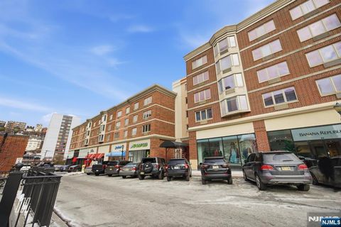 Photo of 1312 City Pl, Edgewater, NJ 07020 (MLS # 26004426)