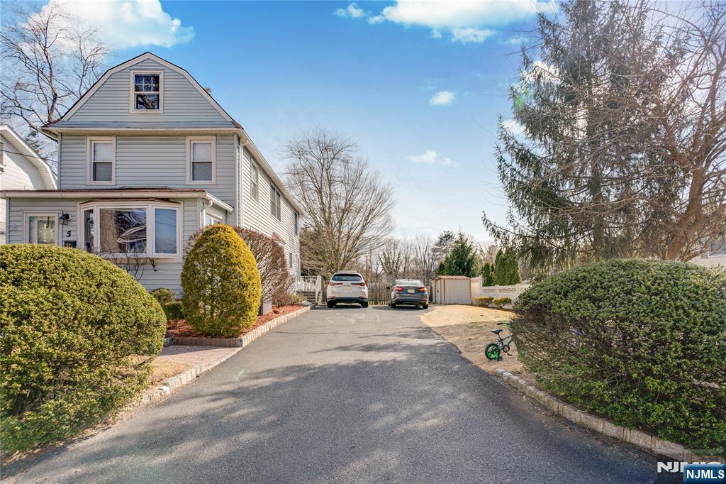 5 Lawrence Avenue