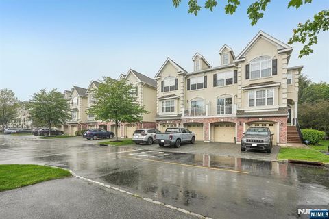 150 Blue Heron Drive Secaucus NJ 07094