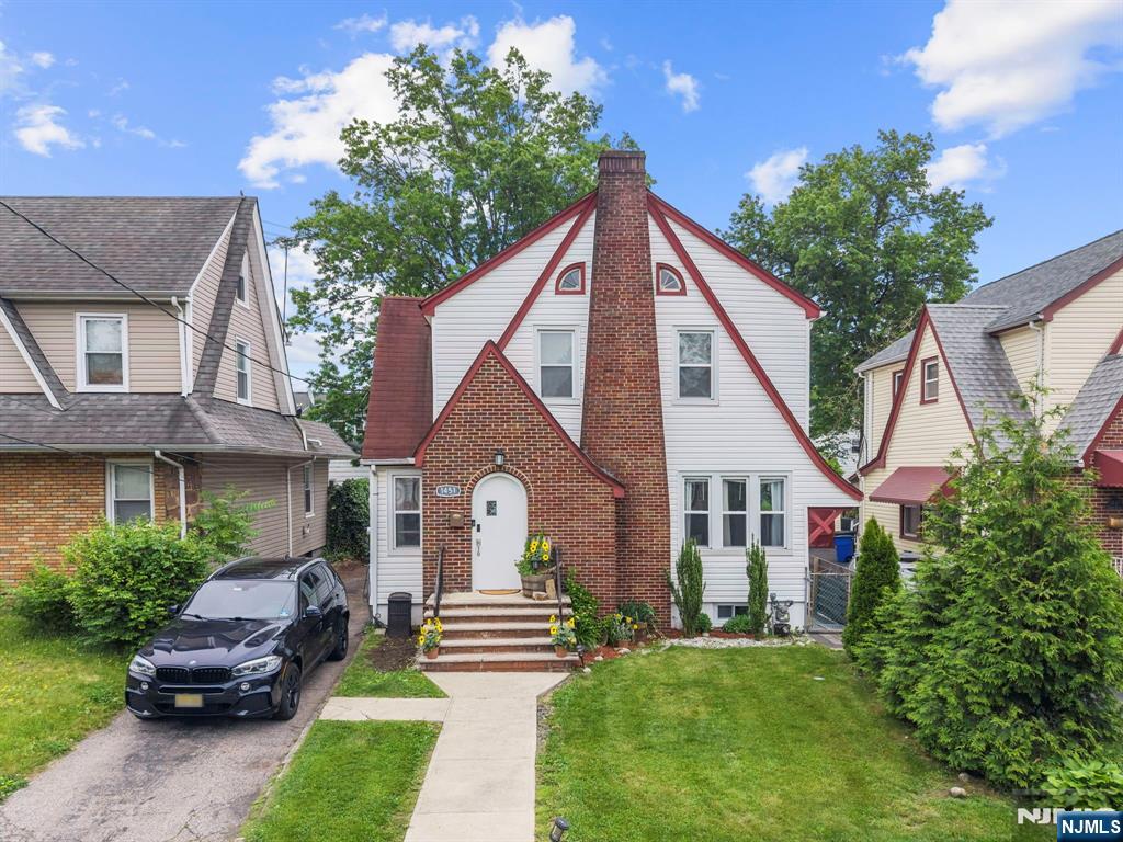 1451 Stanley Terrace