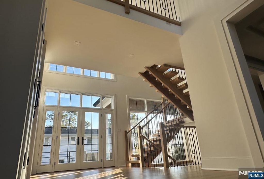 Photo of 14 Allison Drive, Englewood Cliffs, NJ 07632 (MLS # 25033985)