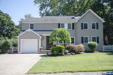 Photo of 22 Warren Road, Fair Lawn, NJ 07410 (MLS # 26025774)