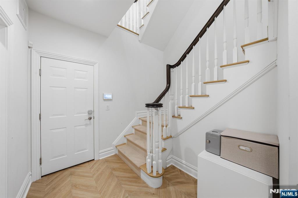 900 Heights Lane