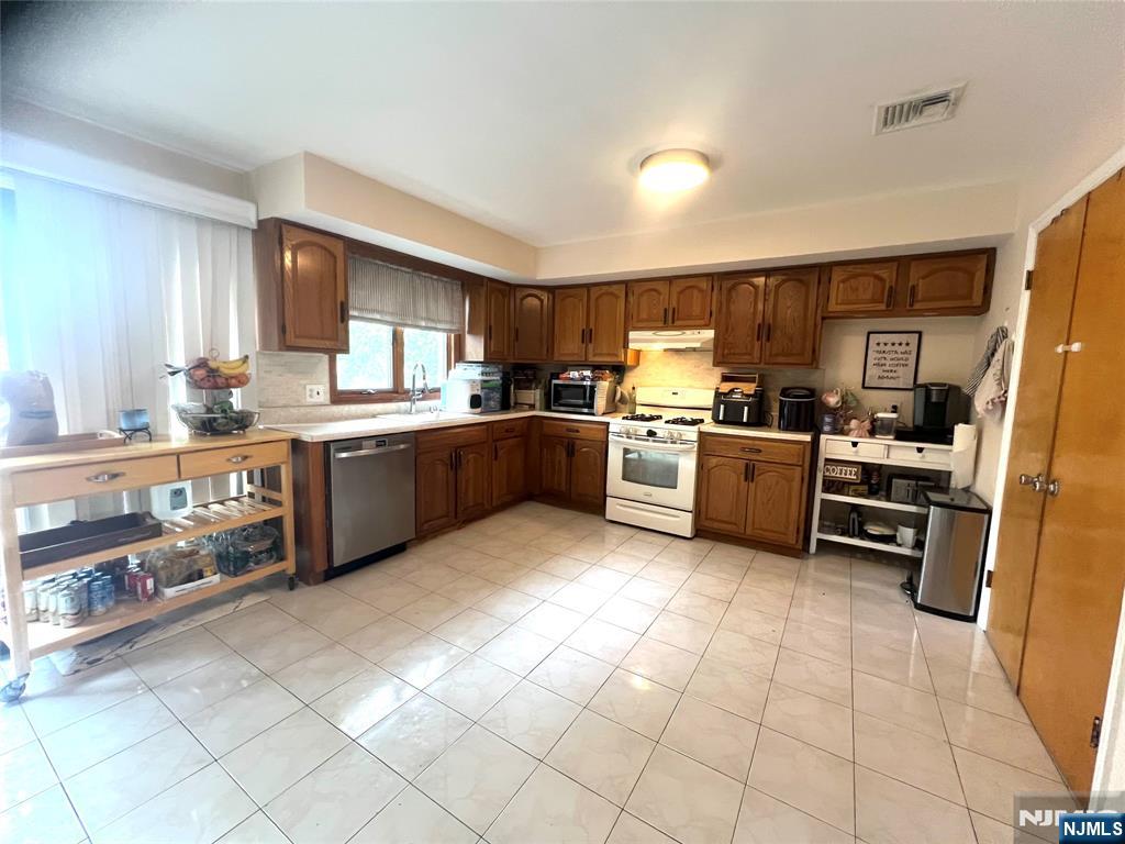 414 Lafayette Avenue C000B