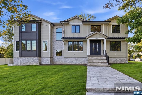 Photo of 785 Summit Avenue, River Edge, NJ 07661 (MLS # 26039006)