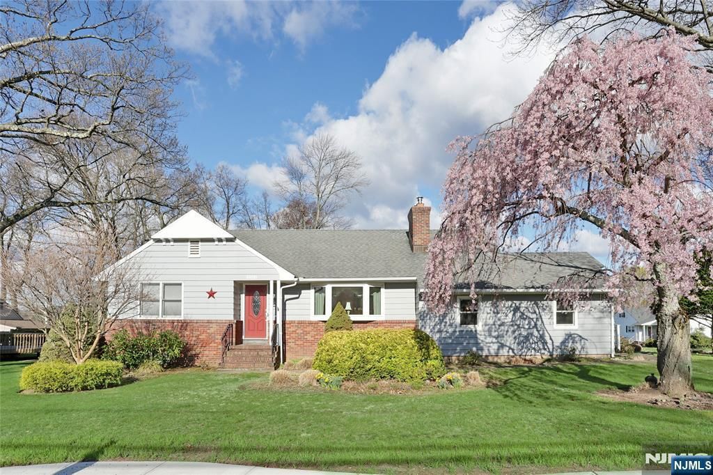 Photo of 223 Linda Vista Avenue, North Haledon, NJ 07508 (MLS # 26011630)