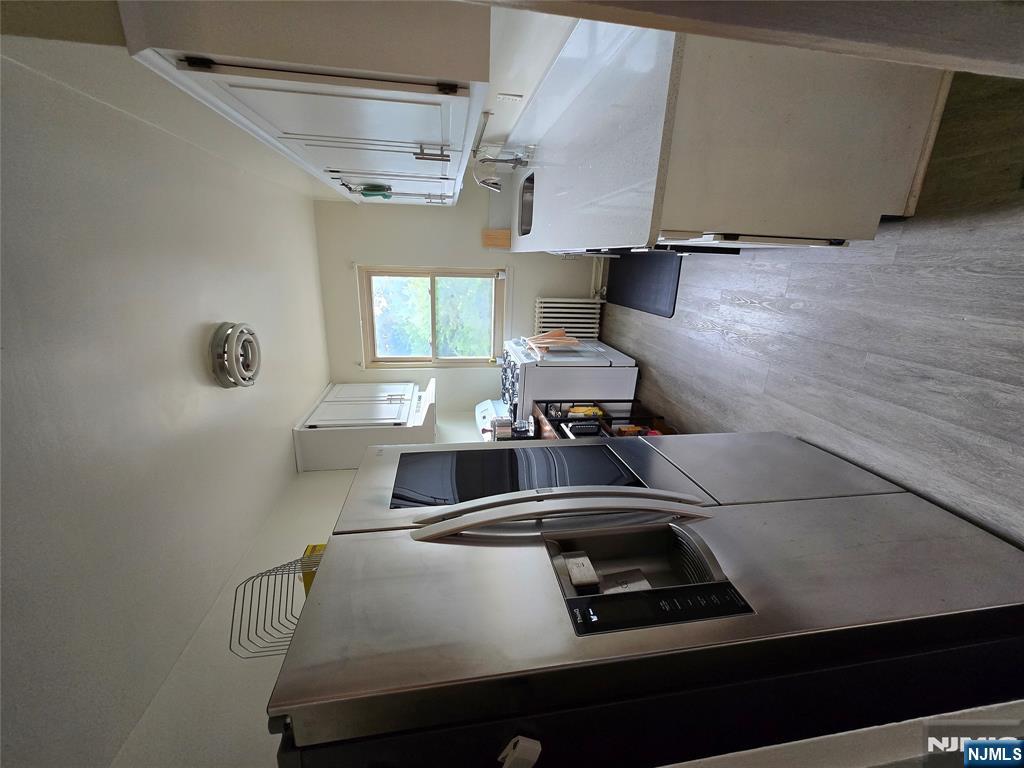 125 E Clinton Avenue 3B
