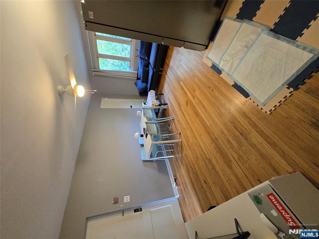 125 E Clinton Avenue 3B