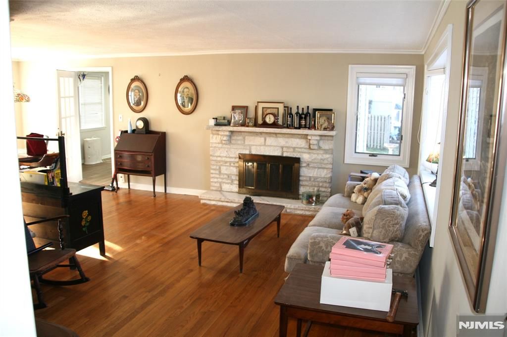 Photo of 77 Donald Place, Waldwick, NJ 07463 (MLS # 26008176)