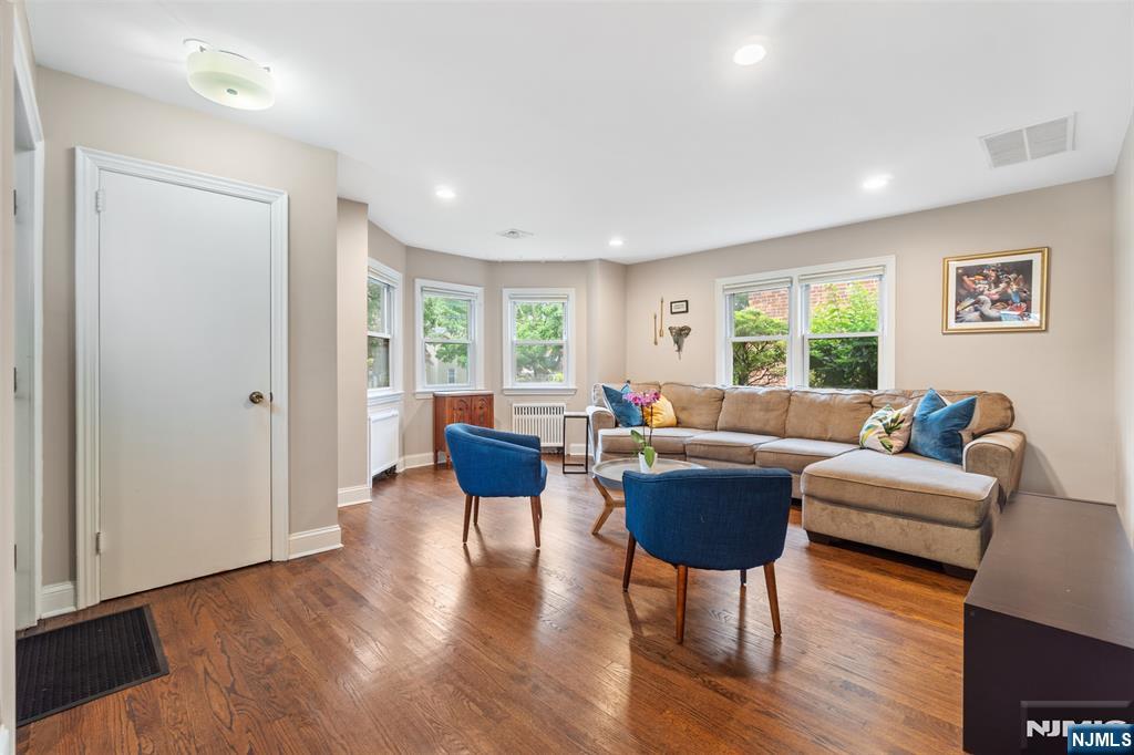 37 Golf Court