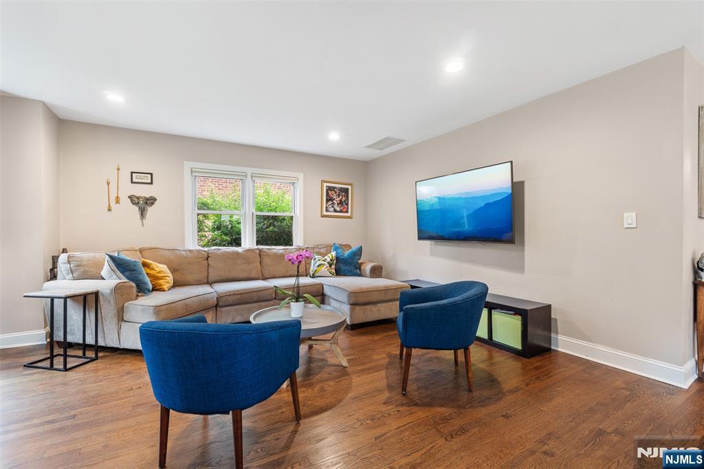 37 Golf Court