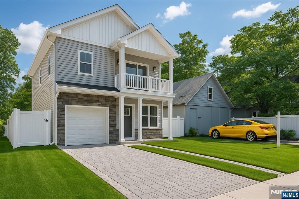 817 Spruce, Roselle, New Jersey - 4 Bedrooms  
3 Bathrooms  
7 Rooms - 