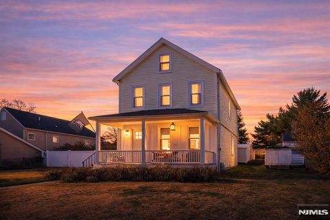 Photo of 405 Washington Street, Boonton Township, NJ 07005 (MLS # 26008958)