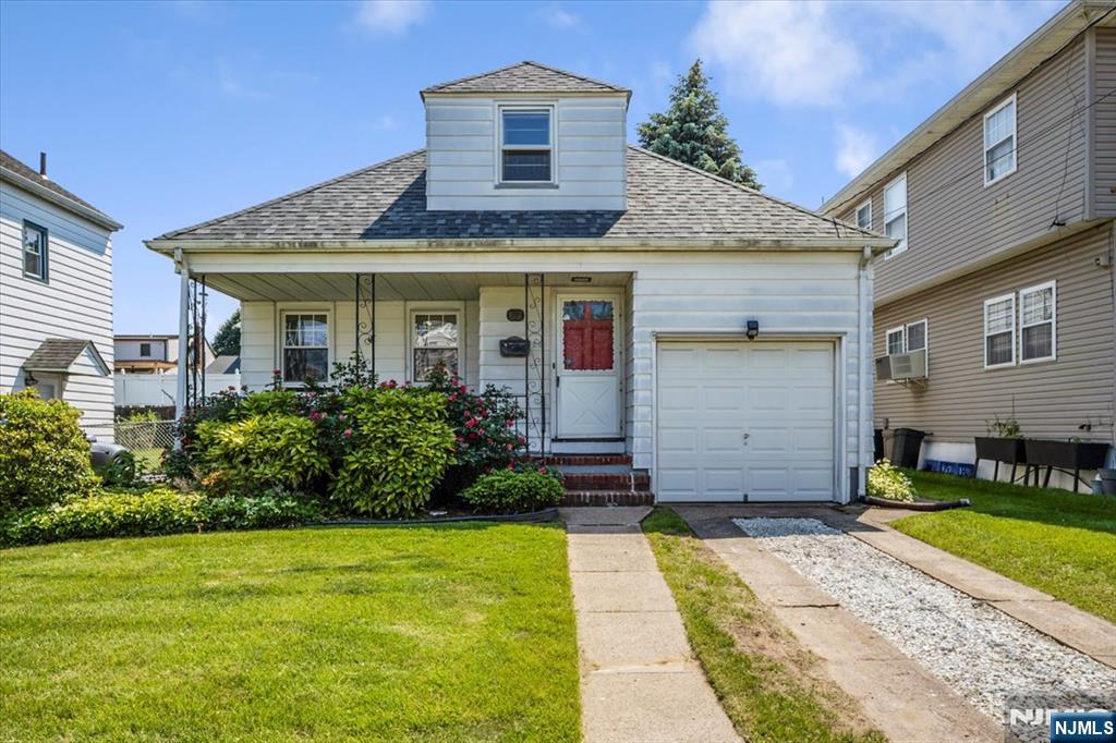 Property for Sale at 157 South Parkway, Clifton, New Jersey - Bedrooms: 3 
Bathrooms: 1 
Rooms: 6  - $550,000