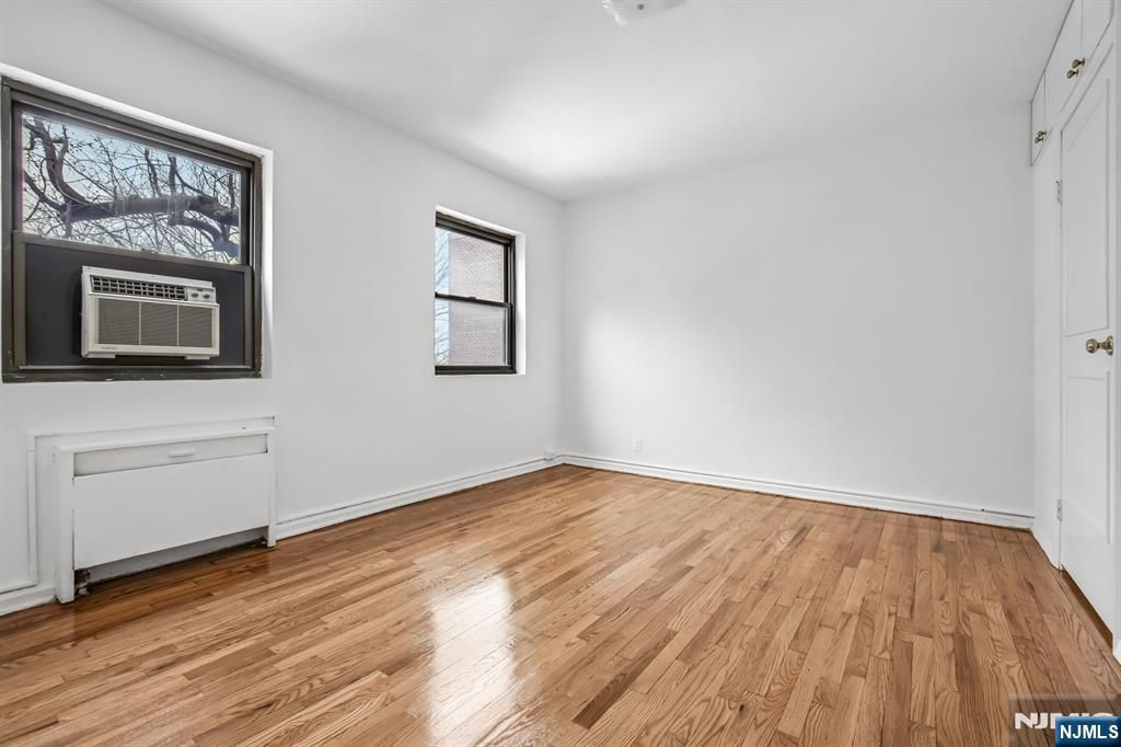 Photo of 3060 Edwin Avenue #4C, Fort Lee, NJ 07024 (MLS # 26018465)