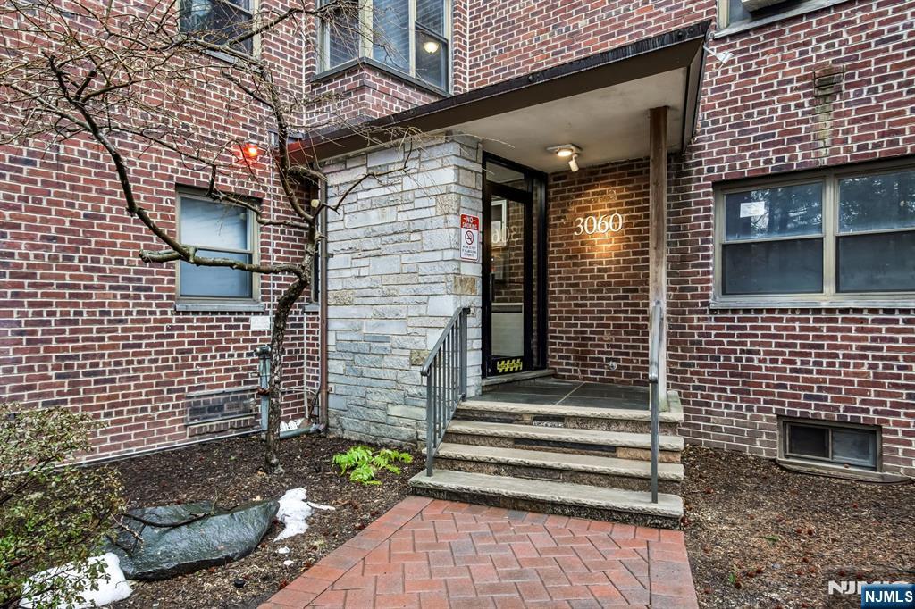 3060 Edwin Avenue 4C