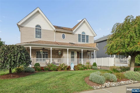 Photo of 599 Oak Avenue, Saddle Brook, NJ 07663 (MLS # 26035735)