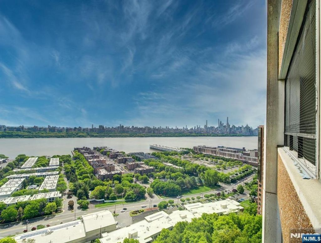 Photo of 250 Gorge RD #21B, Cliffside Park, NJ 07010 (MLS # 26016377)