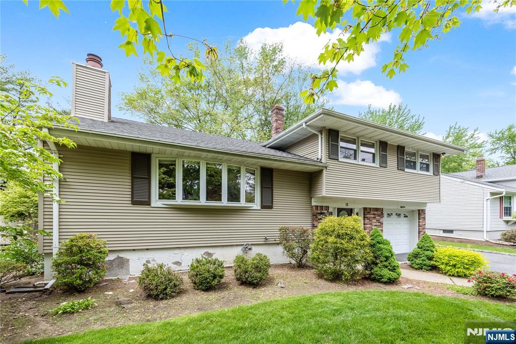 Homes for Sale in Northern NJ | ThisIsRiverEdge.com 18 Dogwood Court