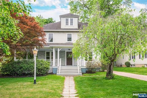 683 Lotus Avenue Oradell NJ 07649