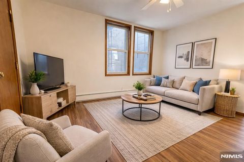 Photo of 102 Union St #1B, Newark, NJ 07105 (MLS # 26009083)