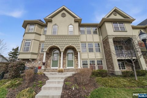 Photo of 704 Green Ln #2, Union, NJ 07083 (MLS # 26011189)