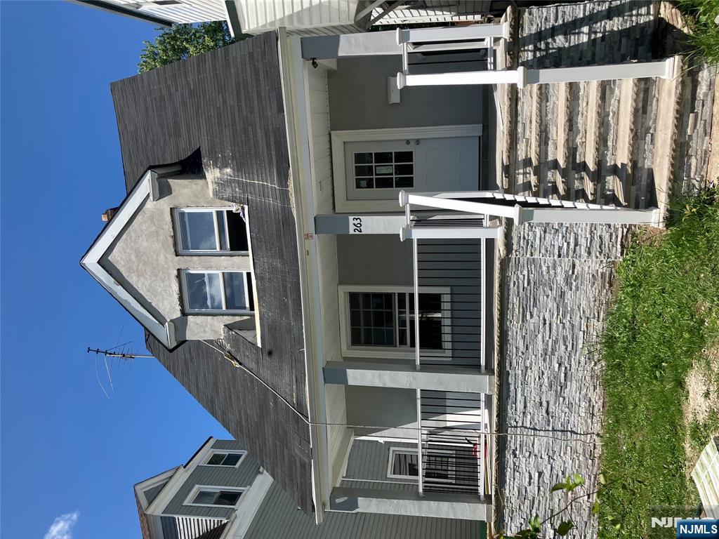 263 Halsted Street