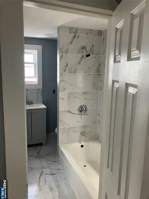MLS: 25015666