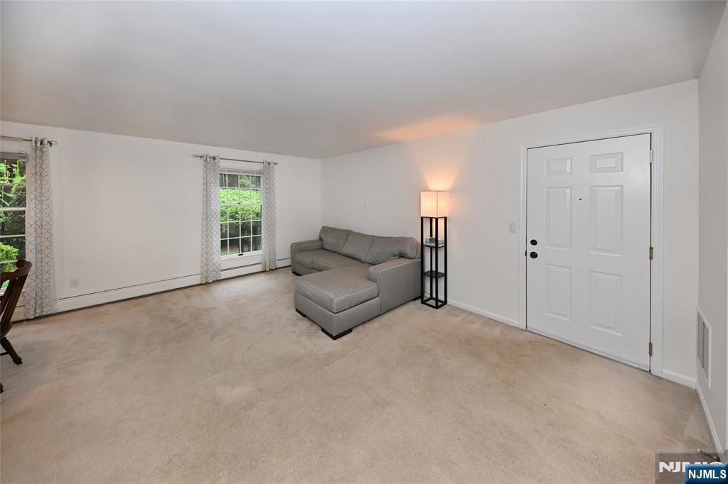 157 S Maple Avenue 1571