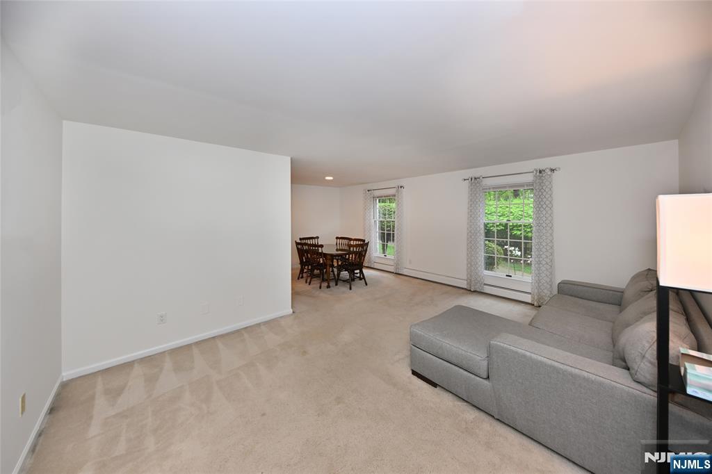 157 S Maple Avenue 1571