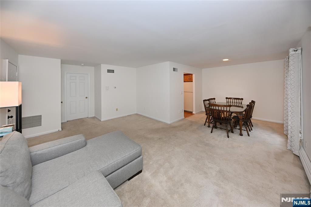 157 S Maple Avenue 1571