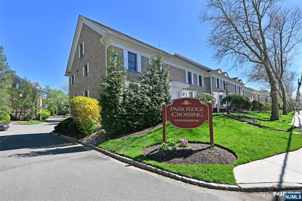 Property for Sale at 157 S Maple Avenue 1571, Park Ridge, New Jersey - Bedrooms: 1 
Bathrooms: 1  - $339,000
